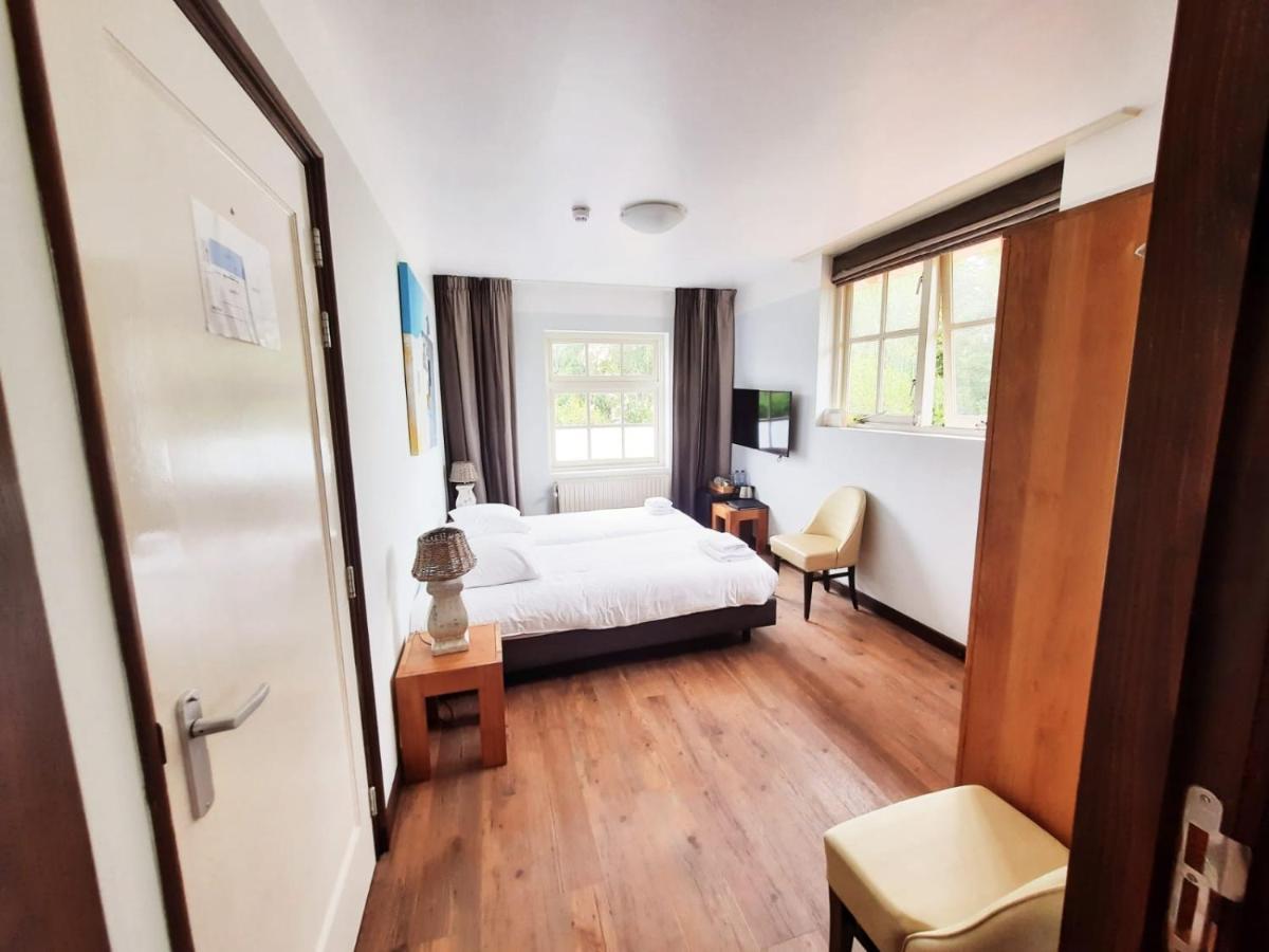 Strandhotel Dennenbos โอชต์คาเปลเล ภายนอก รูปภาพ